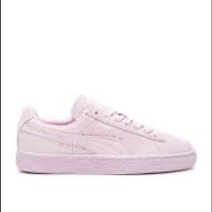Puma classic sneakers in lilac snow